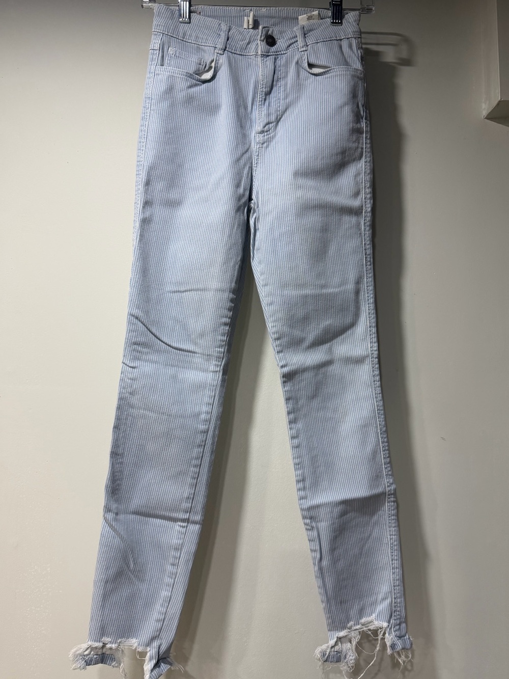 Skinny Jeans in Light Blue - Women's
